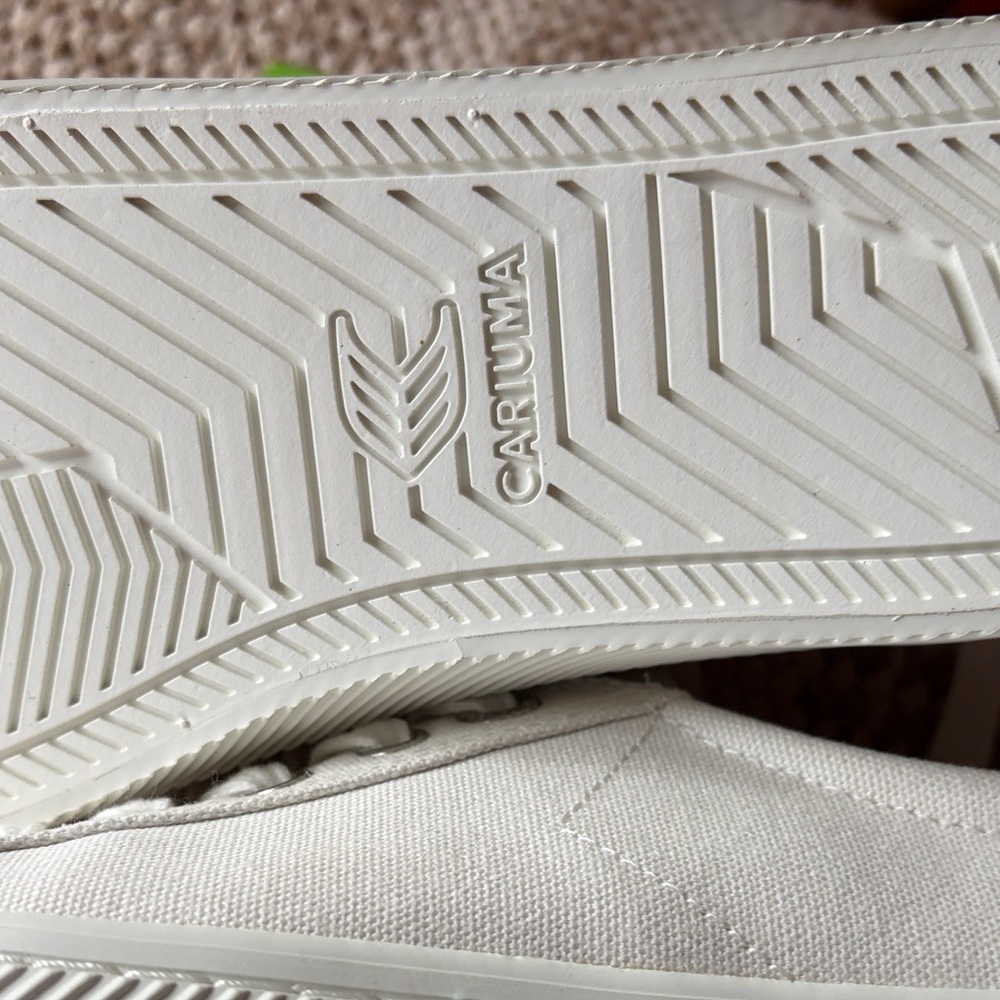 Women’s 7.5 Cariuma White Sneakers, NWT - Picture 6 of 16